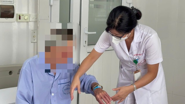 T&ecirc; b&igrave;, yếu cả tay ch&acirc;n, người đ&agrave;n &ocirc;ng 41 tuổi kh&ocirc;ng ngờ mắc bệnh n&agrave;y - Ảnh 1.