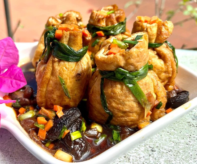 4 món chay ngon từ đậu phụ trắng dễ làm, vừa ngon vừa đẹp mắt cho mâm cỗ chay Rằm tháng 7 âm lịch 2026 - Ảnh 4.