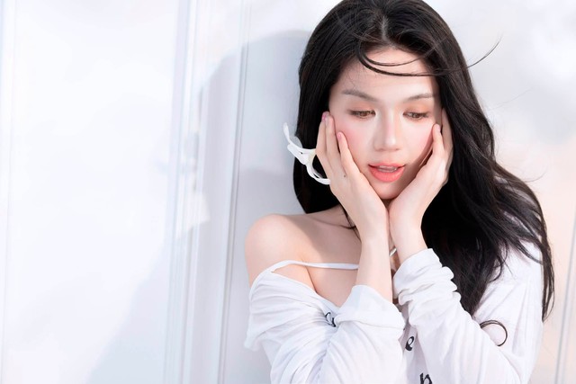 Tin sao 21/8: Hồ Ngọc Hà và khoảnh khắc 'tuyệt đối điện ảnh' bên Kim Lý, MC Khánh Vy rạng rỡ đón tuổi mới - Ảnh 8.