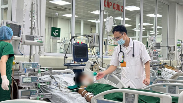 Uống thuốc Nam kh&ocirc;ng r&otilde; nguồn gốc, nam thanh ni&ecirc;n 28 tuổi h&ocirc;n m&ecirc; v&igrave; suy gan cấp - Ảnh 1.