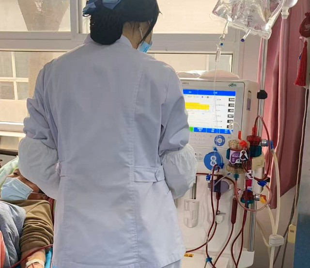 Nam doanh nh&acirc;n 47 tuổi suy thận giai đoạn cuối v&igrave; sai lầm nhiều người Việt mắc phải - Ảnh 1.