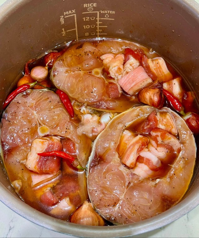 Th&ecirc;m thứ nước giải kh&aacute;t n&agrave;y v&agrave;o m&oacute;n c&aacute; kho vừa kh&ocirc;ng tanh, m&agrave;u đẹp, hao cơm m&agrave; kh&ocirc;ng tanh - Ảnh 2.