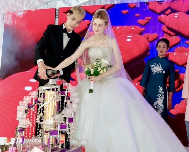 Ch&agrave;ng trai vượt qua những g&igrave; để rước c&ocirc; g&aacute;i người Nga về l&agrave;m d&acirc;u Việt? - Ảnh 1.