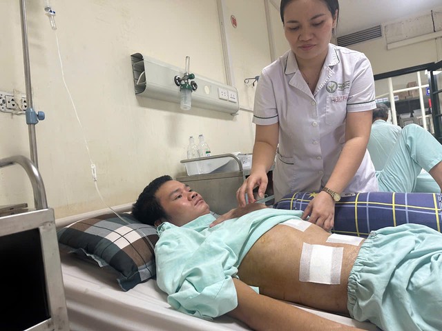V&ograve;ng tay nh&acirc;n &aacute;i gi&uacute;p ch&agrave;ng trai Th&aacute;i 22 tuổi vượt qua kh&oacute; khăn sau tai nạn - Ảnh 3.