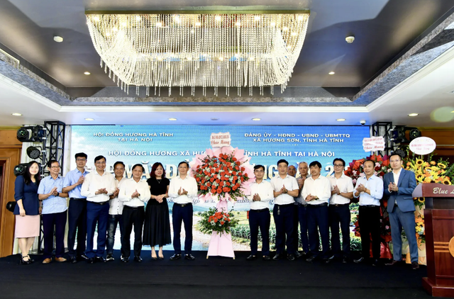 Ra mắt Hội đồng hương x&atilde; Hương Sơn tại H&agrave; Nội, kết nối nguồn lực hướng về qu&ecirc; hương - Ảnh 2.