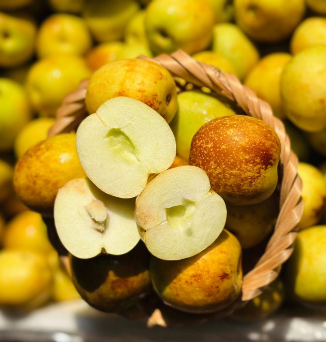 Một loại quả có nguồn gốc từ Trung Quốc được người tiêu dùng Việt vô cùng ưa chuộng, dù giá đắt đỏ nhưng vẫn đắt hàng - Ảnh 3.