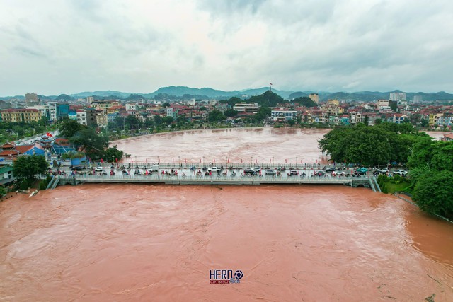 H&igrave;nh ảnh Lạng Sơn m&ecirc;nh m&ocirc;ng trong biển nước - Ảnh 6.