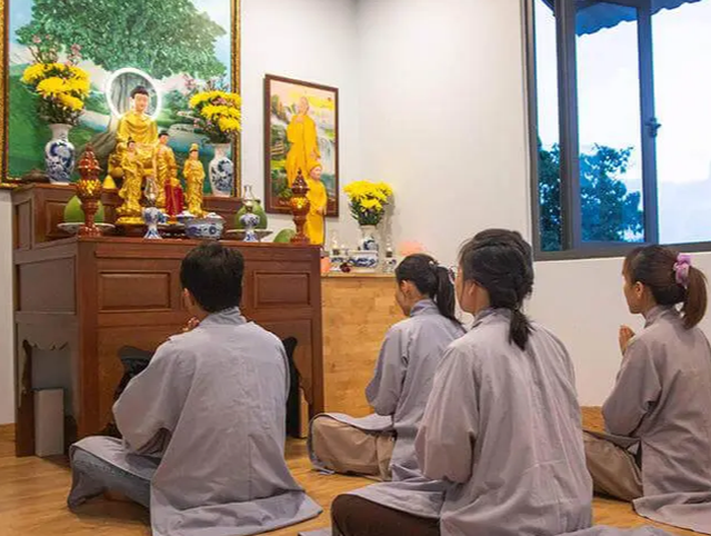 Tháng 7 âm tụng kinh Vu lan có chọn giờ tốt và ngày nào cần tụng kinh Địa Tạng? - Ảnh 1.