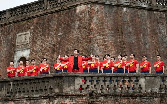 T&ugrave;ng Dương, Nguyễn Văn Chung 'tiếp lửa' trận chung kết ASEAN Cup giữa Việt Nam - Th&aacute;i Lan - Ảnh 1.