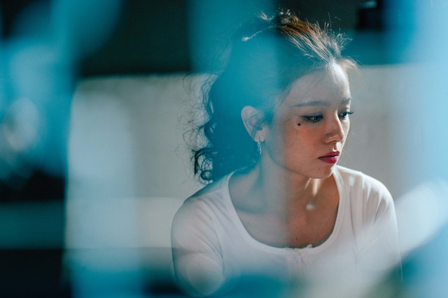 Sau 'Mưa đỏ', Hạ Anh l&agrave;m nghề 'make-up' cho người chết - Ảnh 2.