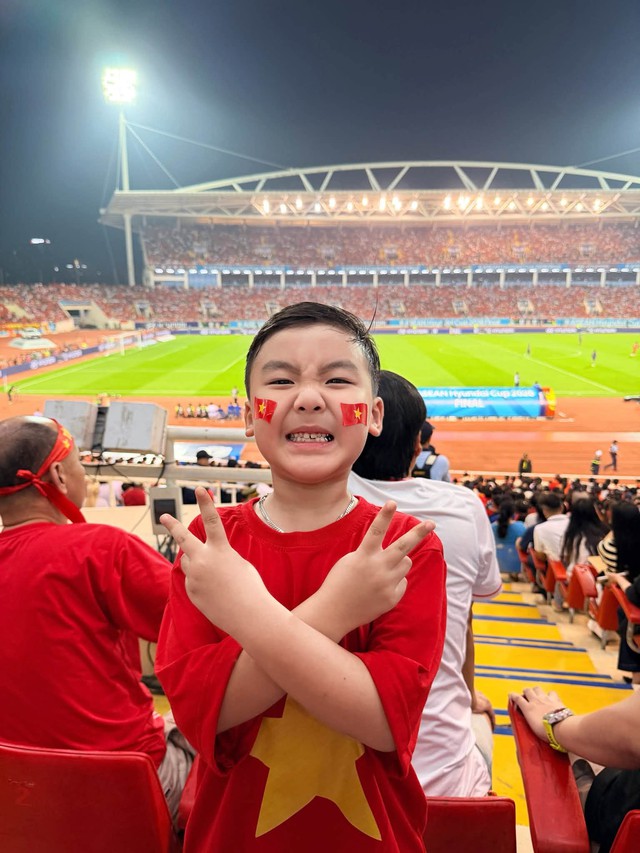 B&eacute; Bo con trai h&ograve;a Minzy gặp Đ&igrave;nh Bắc tại trận chung kết ASEAN Cup 2026 - Ảnh 3.