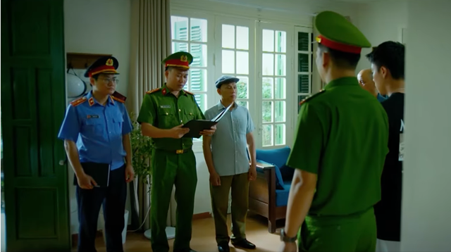 Kh&aacute;nh bị bắt khi Phương chuẩn bị du học: Rắc rối với long vũ - Ảnh 5.