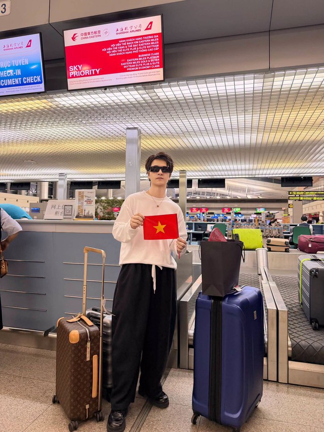 Quỳnh Nga thăng hạng nhan sắc c&ugrave;ng Đăng Kh&ocirc;i khởi đầu mới trong l&agrave;ng giải tr&iacute; 2026 - Ảnh 3.