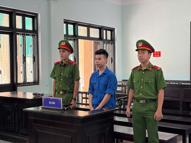 Lĩnh 20 năm tù vì buôn bán ma túy - Ảnh 1.