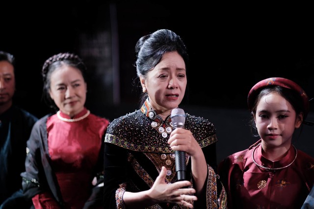 NSƯT Chiều Xu&acirc;n: 'T&ocirc;i hạnh ph&uacute;c v&ocirc; c&ugrave;ng khi được v&agrave;o vai Ho&agrave;ng hậu' - Ảnh 1.