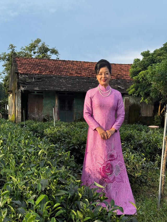 NSƯT Chiều Xu&acirc;n: 'T&ocirc;i hạnh ph&uacute;c v&ocirc; c&ugrave;ng khi được v&agrave;o vai Ho&agrave;ng hậu' - Ảnh 4.