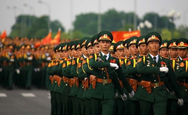 Tin sáng 28/8: Thông tin quan trọng về chế độ nghỉ hưu trước tuổi của sĩ quan quân đội; Hủy kết quả thi tốt nghiệp THPT thủ khoa khối D01 ở Bắc Ninh - Ảnh 2.