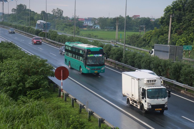 CSGT xử l&yacute; lỗi kh&ocirc;ng giữ khoảng c&aacute;ch, cao tốc Ph&aacute;p V&acirc;n - Cầu Giẽ - Cao Bồ ra sao? - Ảnh 7.