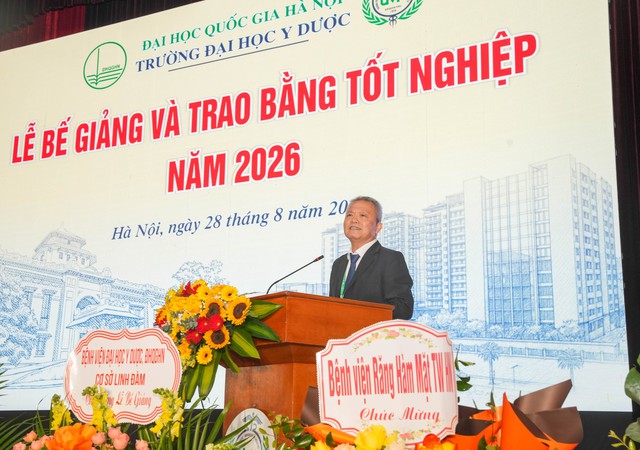 407 t&acirc;n b&aacute;c sĩ, dược sĩ, cử nh&acirc;n Trường Đại học Y Dược, ĐHQGHN nhận bằng tốt nghiệp - Ảnh 2.