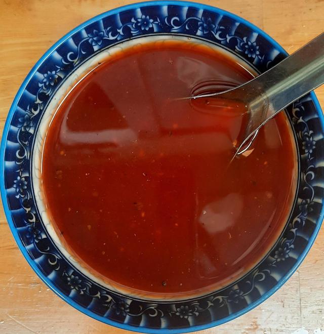 Món sườn xào chua ngọt thơm ngon hơn, thịt mềm mọng, bên ngoài giòn khi thêm vào nước giải khát quen thuộc ngày hè - Ảnh 5.