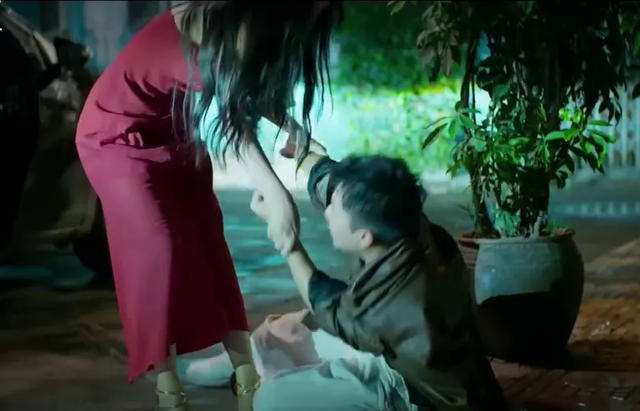 Mùa hè năm ấy - tập 1 Khánh trốn học đi chơi say mèm cùng bạn bè - Ảnh 2.