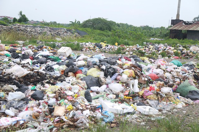 Sau phản &aacute;nh của Gia đ&igrave;nh v&agrave; X&atilde; hội, b&atilde;i r&aacute;c khu vực La Xuy&ecirc;n ở Ninh B&igrave;nh thay đổi ra sao? - Ảnh 10.