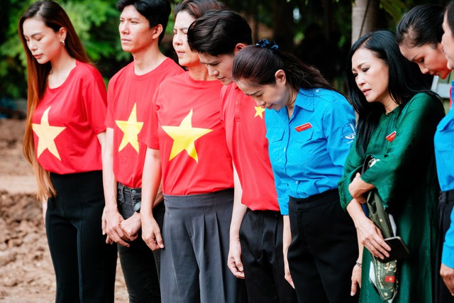 MC Vũ Mạnh Cường l&agrave;m điều đặc biệt tại c&ocirc;ng vi&ecirc;n L&ecirc; Thị Ri&ecirc;ng dịp 2/9 - Ảnh 1.