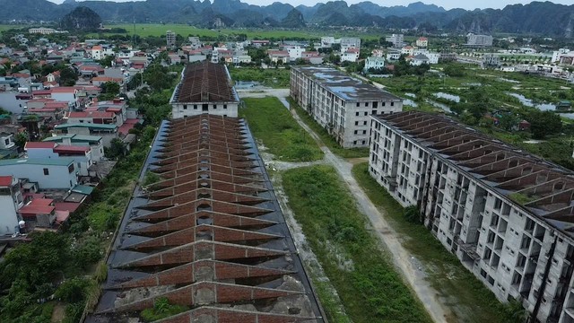 Ninh B&igrave;nh: Những khối nh&agrave; KTX hơn 860 tỷ đồng 'ngủ qu&ecirc;n' suốt 17 năm - Ảnh 2.
