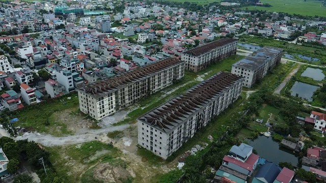 Ninh B&igrave;nh: Những khối nh&agrave; KTX hơn 860 tỷ đồng 'ngủ qu&ecirc;n' suốt 17 năm - Ảnh 1.