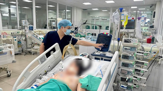 Từ vết đốt nhỏ dưới ngực, b&eacute; g&aacute;i 14 tuổi rơi v&agrave;o nguy kịch - Ảnh 1.