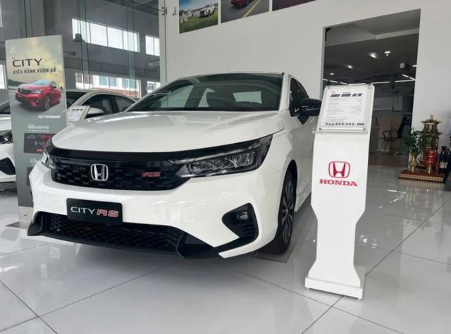 Giá lăn bánh Honda City giảm sốc , rẻ hơn cả Hyundai Grand i10 và Kia Morning - Ảnh 2.