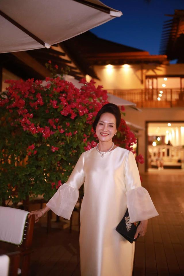 Vẻ ngo&agrave;i ở tuổi hưu của NSND L&ecirc; Khanh - Ảnh 4.