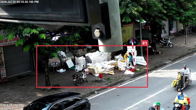 H&agrave; Nội: C&ocirc;ng bố 1.872 trường hợp bị 'phạt nguội' do lấn chiếm vỉa h&egrave; tr&aacute;i ph&eacute;p - Ảnh 10.