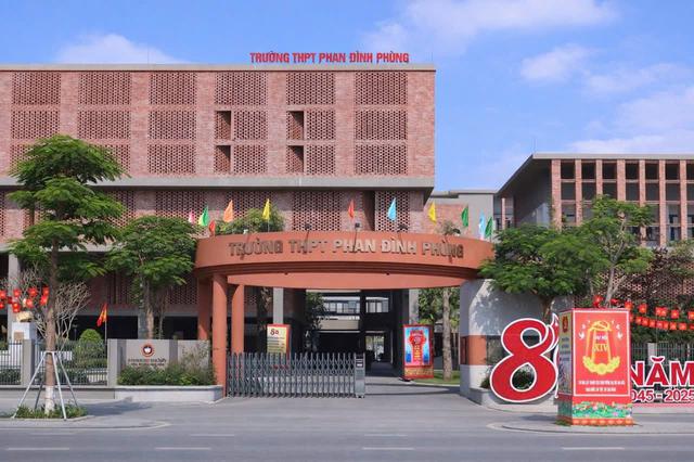 Hà Tĩnh giảm gần 59% đầu mối trường học từ năm học 2026-2027 - Ảnh 1.