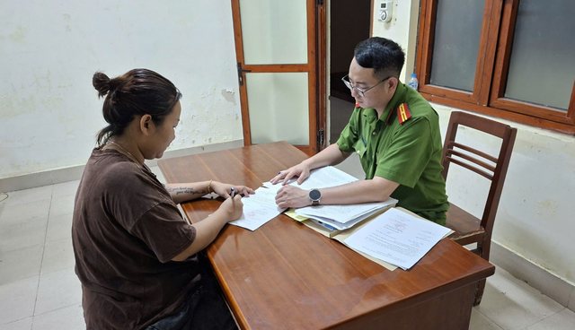 Khởi tố 2 cô gái ở Thái Nguyên giả vờ kết hôn với người nước ngoài chiếm đoạt gần 500 triệu đồng tiền sính lễ - Ảnh 1.