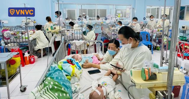 Thời tiết giao m&ugrave;a, nhiều virus h&ocirc; hấp gia tăng: Cha mẹ cần l&agrave;m g&igrave; để bảo vệ con? - Ảnh 1.