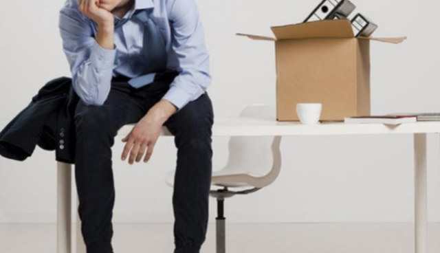 Th&ocirc;ng tin c&ocirc;ng chức n&ecirc;n biết: Đ&igrave;nh chỉ c&ocirc;ng t&aacute;c, th&ocirc;i việc ngay nếu vi phạm lỗi n&agrave;y - Ảnh 2.