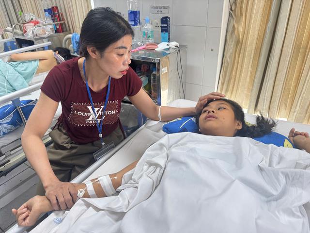 Vòng tay nhân ái: Giúp nữ sinh thiểu năng trí tuệ vượt qua ca phẫu thuật 100 triệu - Ảnh 3.