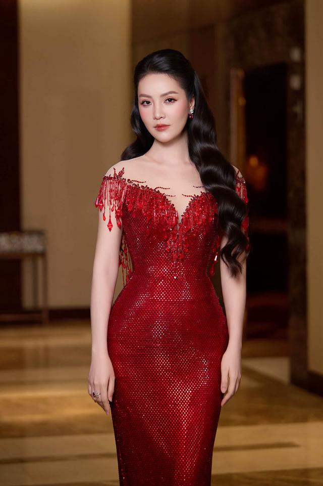 Con g&aacute;i tr&ograve;n tuổi của &Aacute; hậu Thụy V&acirc;n g&acirc;y ch&uacute; &yacute; - Ảnh 3.