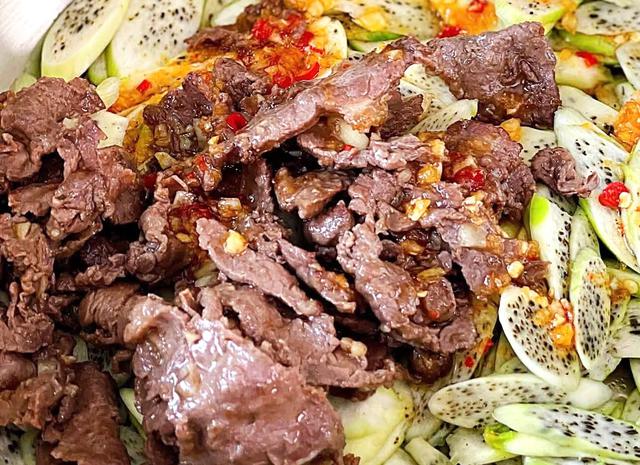 Thứ củ chỉ xuất hiện v&agrave;i tuần trong năm, đem x&agrave;o c&ugrave;ng thịt b&ograve; gi&ograve;n ngọt, cả nh&agrave; ăn hết nồi cơm - Ảnh 7.