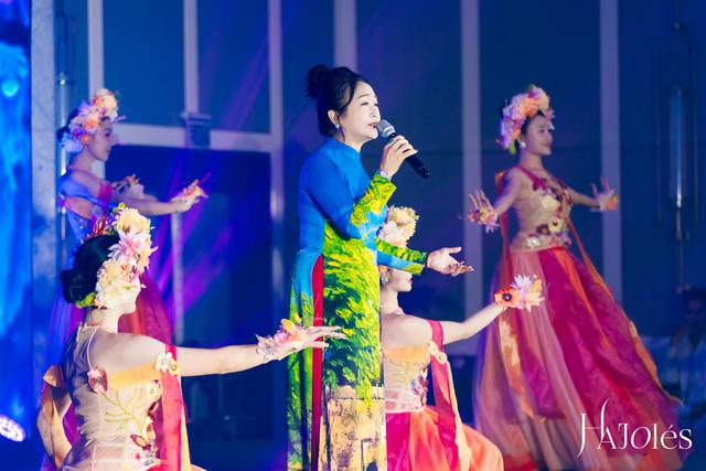 Đại t&aacute;, NSND Vi Hoa - 'chim sơn ca của n&uacute;i rừng T&acirc;y Bắc' khoe giọng h&aacute;t - Ảnh 1.