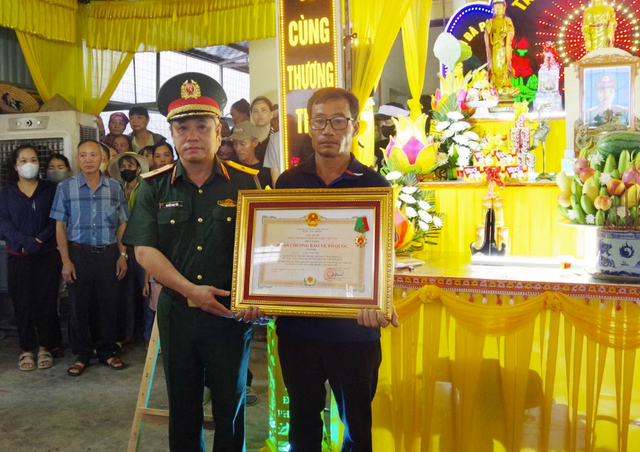 Tin sáng 10/8: Trường đại học nào công bố điểm chuẩn năm 2026 gần 30 điểm? Grab bị xử phạt 1,36 tỷ đồng - Ảnh 1.