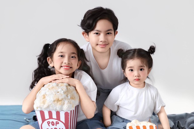 Kh&aacute;nh Thi lu&ocirc;n cảm thấy 'nhẹ l&ograve;ng' khi c&oacute; Phan Hiển ở b&ecirc;n  - Ảnh 4.