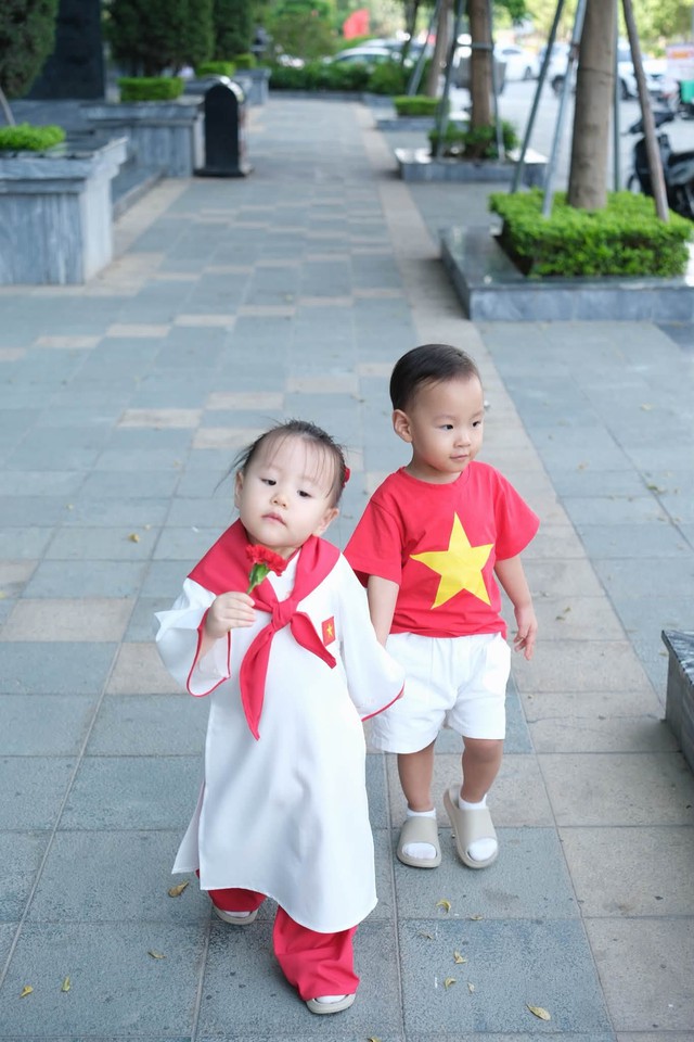 Cặp song sinh nh&agrave; Phương Oanh c&oacute; t&iacute;nh c&aacute;ch tr&aacute;i ngược - Ảnh 3.