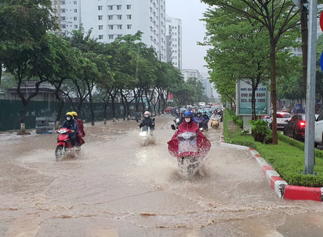 Tin mới nhất về đợt gi&oacute; m&ugrave;a Đ&ocirc;ng Bắc tr&agrave;n xuống miền Bắc g&acirc;y mưa lớn nhiều nơi - Ảnh 1.