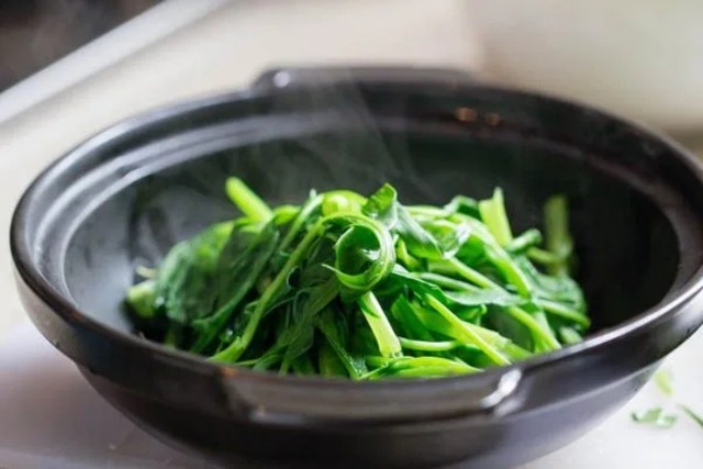 5 món trữ lâu trong tủ lạnh dễ sinh độc tố, hại nội tạng - Ảnh 2.