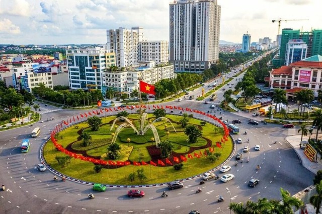 Tin s&aacute;ng 13/9: &Aacute;p thấp nhiệt đới hướng v&agrave;o v&ugrave;ng biển Đ&agrave; Nẵng; H&agrave; Nội triển khai gi&aacute;o dục AI từ lớp 1 đến lớp 12 - Ảnh 2.
