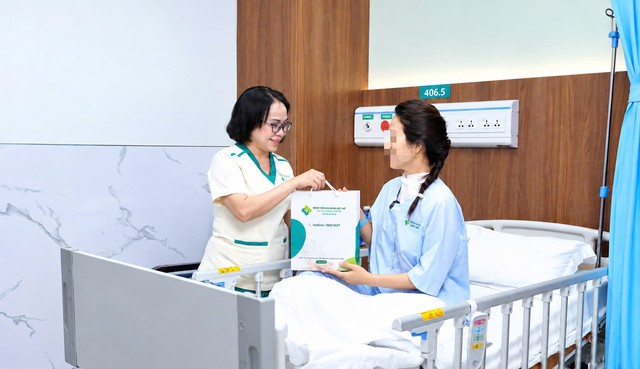Mệt mỏi, rụng tóc: Người phụ nữ 34 tuổi bất ngờ phát hiện ung thư tuyến giáp - Ảnh 2.