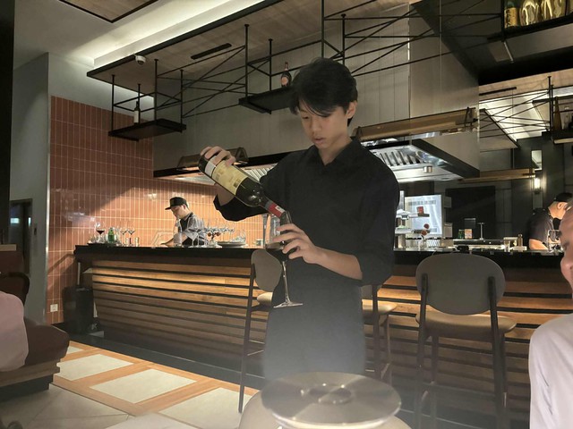Subeo và bạn gái ở trong - Ảnh 5.