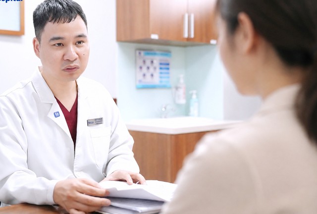 Người phụ nữ 32 tuổi v&ocirc; sinh v&igrave; rụng trứng giả - Ảnh 1.